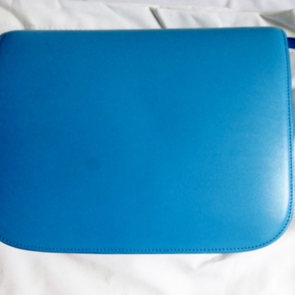 SOLD - NEW CELINE MEDIUM BOX FLAP BAG LAGOON - Picture 8 of 8